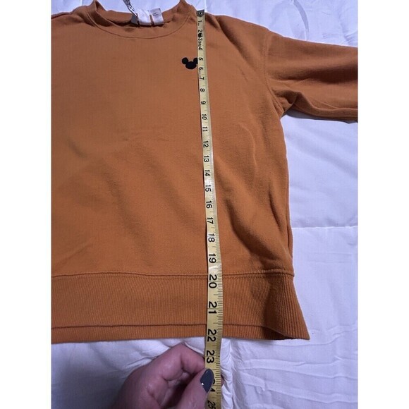H&M Sweater Women’s Medium Disney Divided Orange Pullover Logo Mickey Mouse Ears - Picture 8 of 8